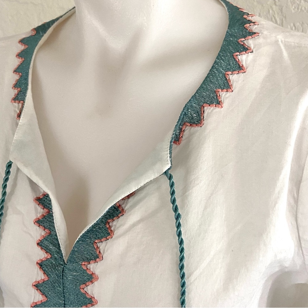 3/$25 Chicos embroidered summer tunic L - Picture 2 of 8